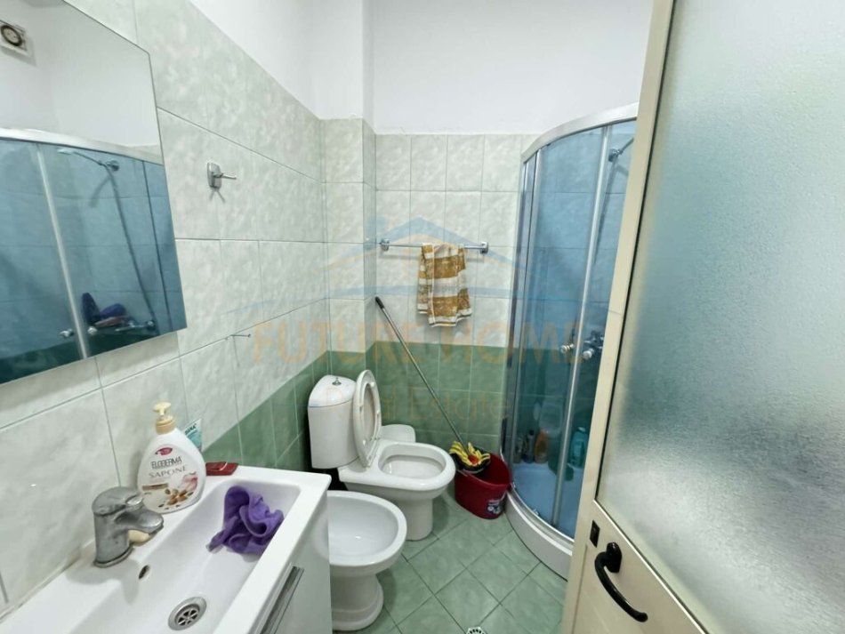Tirane, shitet apartament 2+1+Aneks+Ballkon Kati 7, 93 m² 129.000 € (Yzberisht)