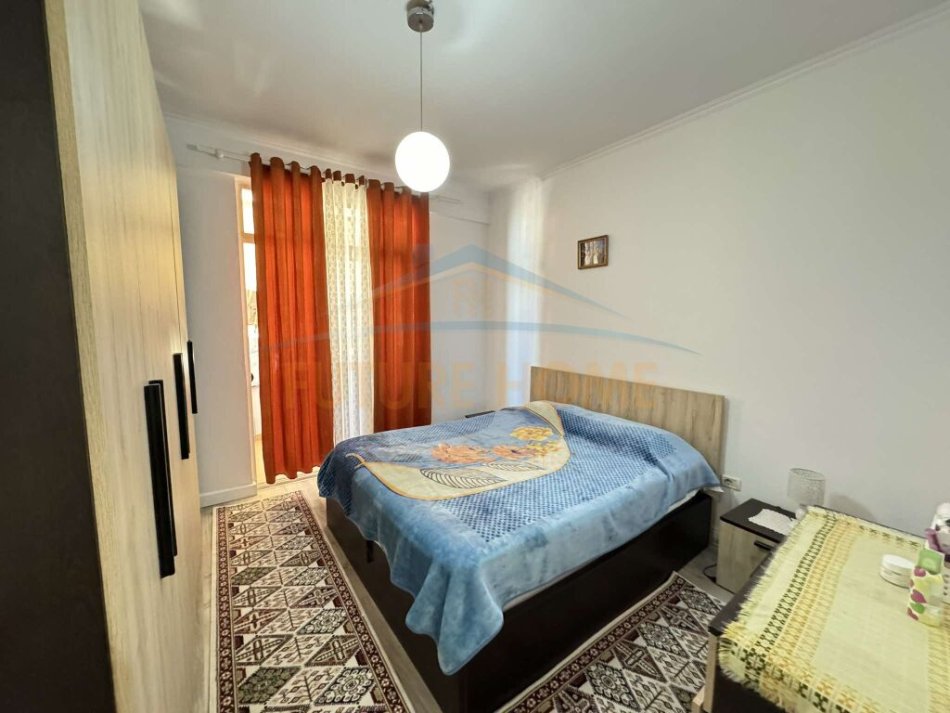 Tirane, shitet apartament 2+1+Aneks+Ballkon Kati 7, 93 m² 129.000 € (Yzberisht)