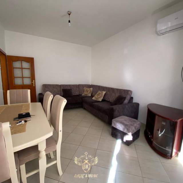 Durres, jepet me qera apartament 1+1+BLK Kati 1, 69 m² 170 Euro (STADIUMI)