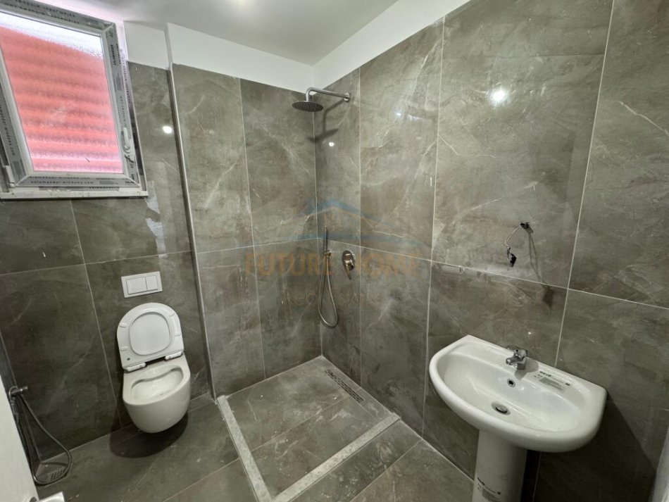 Tirane, jepet me qera apartament 2+1+Ballkon Kati 5, 92 m² 700 € (Myslym Shyri)