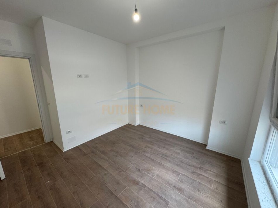 Tirane, jepet me qera apartament 2+1+Ballkon Kati 5, 92 m² 700 € (Myslym Shyri)