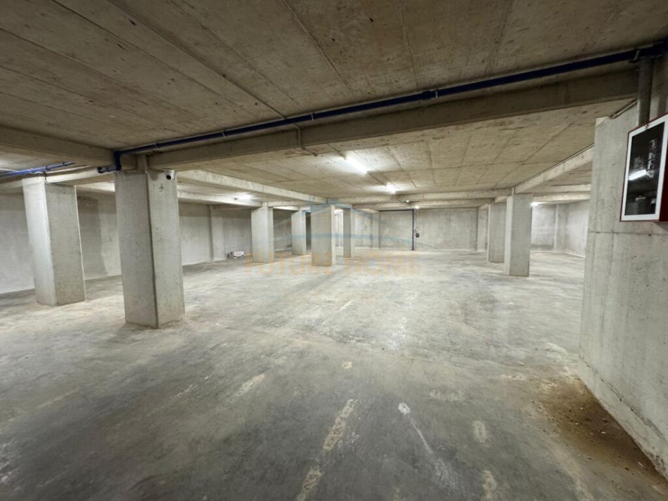 Tirane, jepet me qera apartament 2+1+Ballkon Kati 5, 92 m² 700 € (Myslym Shyri)