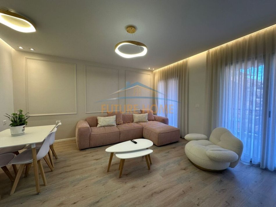 Tirane, jepet me qera apartament 2+1+Ballkon+Post Parkimi,  Kati 2, 83 m² 1.400 € (Kompleksi Deliorgji)