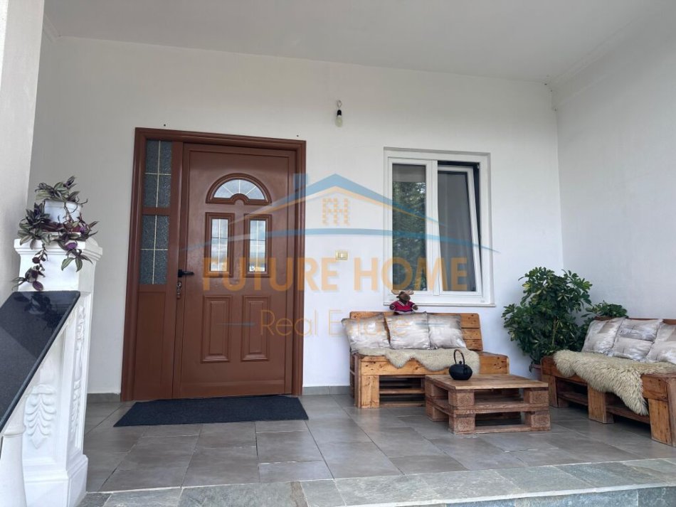 Tirane, jepet me qera apartament 3+1+Ballkon Kati 0, 128 m² 600 € (Sauk)