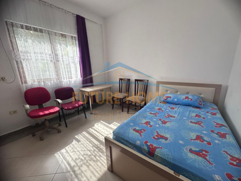Tirane, jepet me qera apartament 3+1+Ballkon Kati 0, 128 m² 600 € (Sauk)