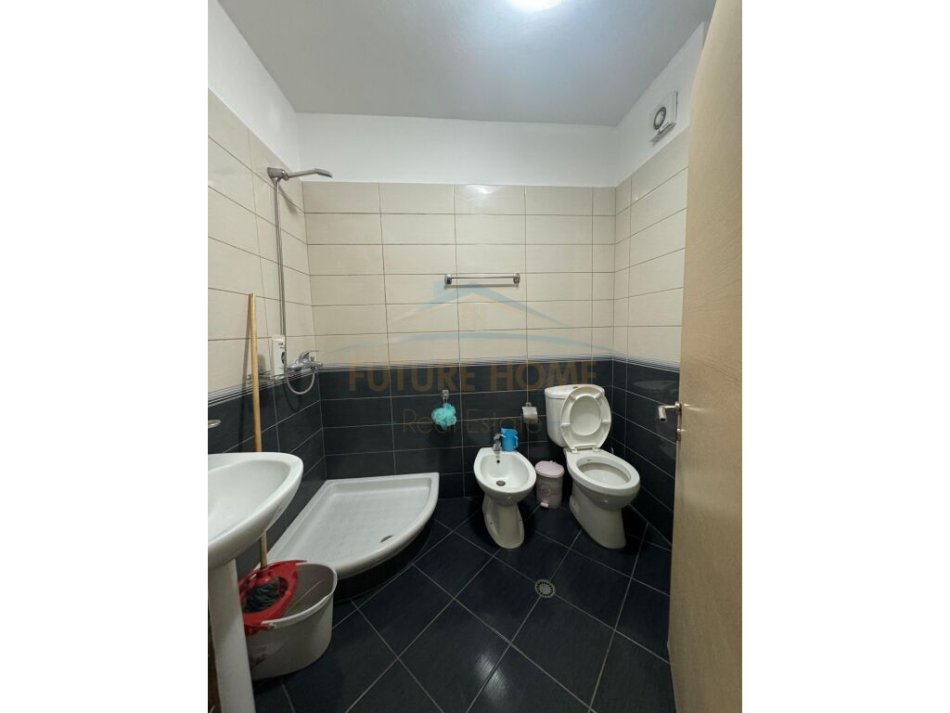Tirane, shitet apartament 1+1+Ballkon Kati 3, 72 m² 105.000 € (UNAZA E RE)