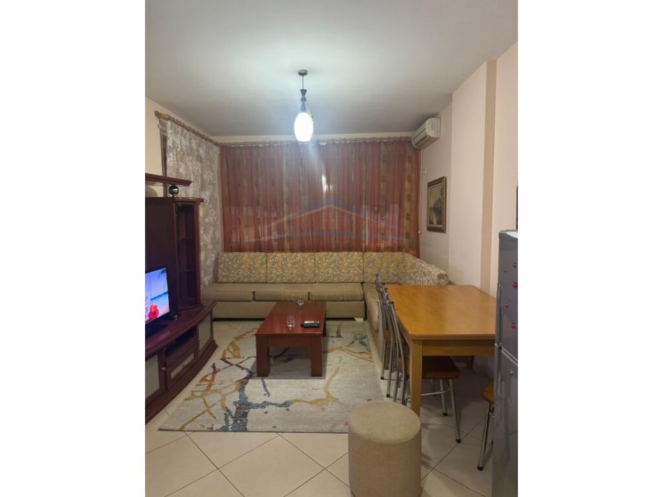 Tirane, shitet apartament 1+1+Ballkon Kati 3, 72 m² 105.000 € (UNAZA E RE)