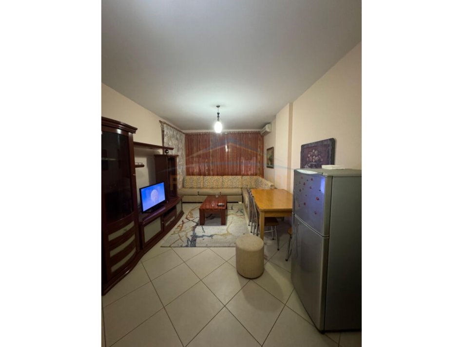 Tirane, shitet apartament 1+1+Ballkon Kati 3, 72 m² 105.000 € (UNAZA E RE)