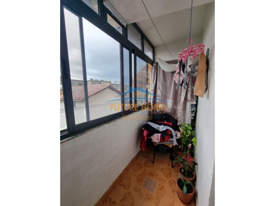 Tirane, shitet apartament 3+1 Kati 3, 103 m² 144.000 € (Sheshi Shtraus)