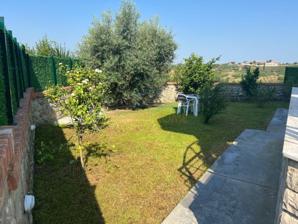 Tirane, shitet Vile 4+1 Kati 0, 328 m² 420.000 € 