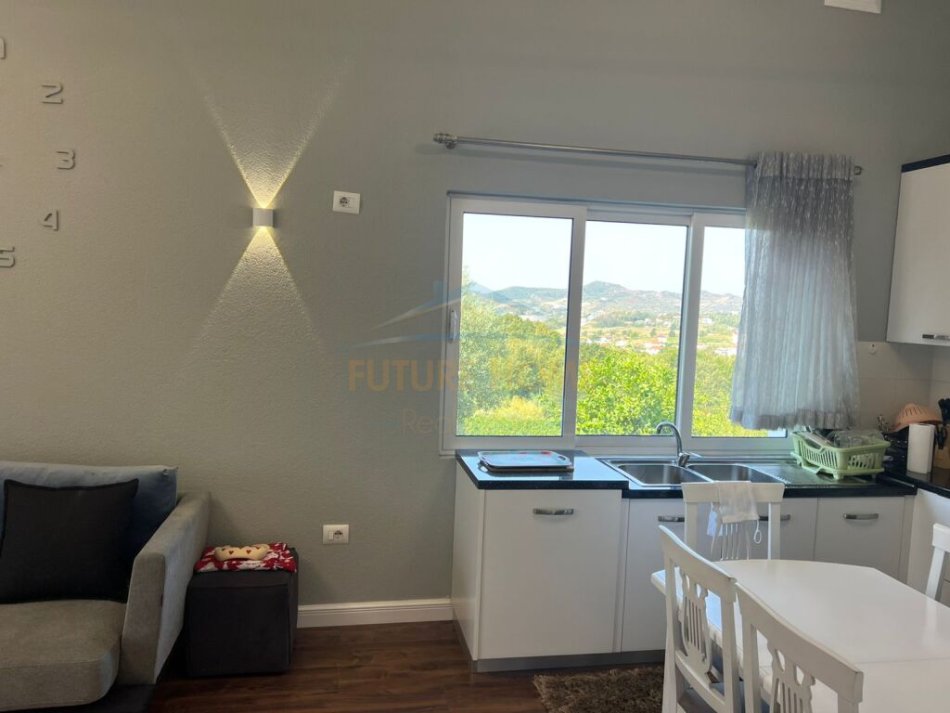 Tirane, shitet Vile 2 Katshe , 310 m² 420.000 € (LUNDER TIRANE)
