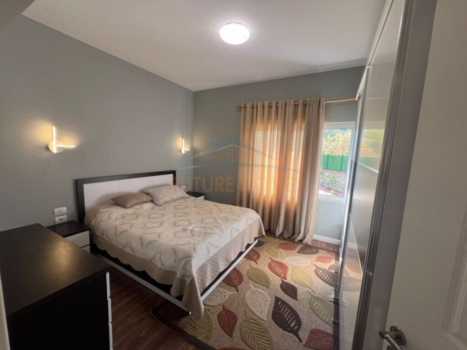 Tirane, shitet Vile 2 Katshe , 310 m² 420.000 € (LUNDER TIRANE)