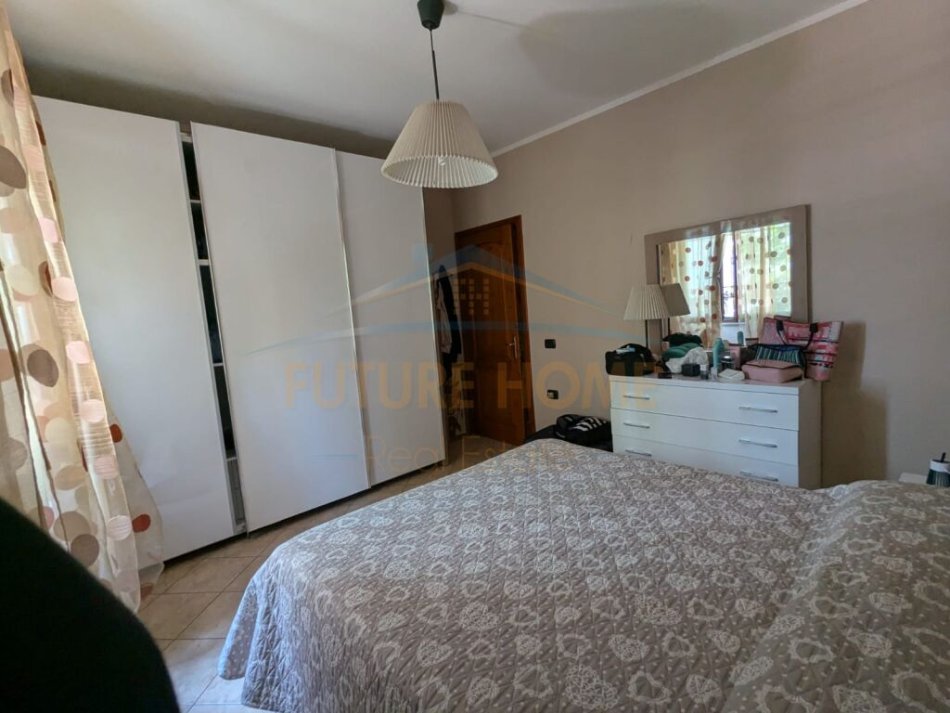 Tirane, jepet me qera apartament 2+1 Kati 1, 107 m² 600 € (RRUGA RIZA CEROVA ,BRRYL)