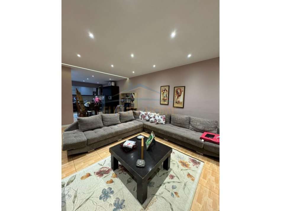 Tirane, shitet apartament 2+1 Kati 3, 105 m² 210.000 € (DON BOSKO)