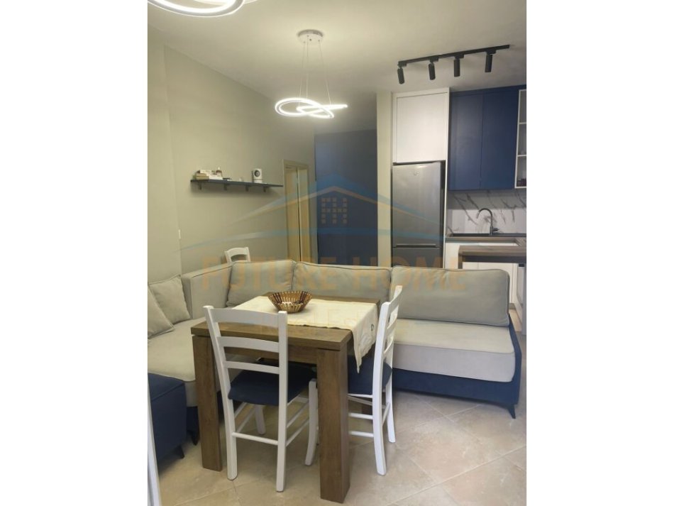 Shkembi Kavajes, shitet apartament 2+1 Kati 2, 105 m² 160.000 € 