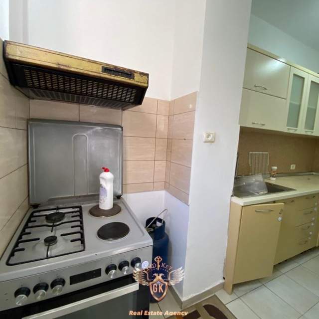 Durres, jepet me qera apartament 1+1+BLK Kati 1, 69 m² 170 Euro (STADIUMI)