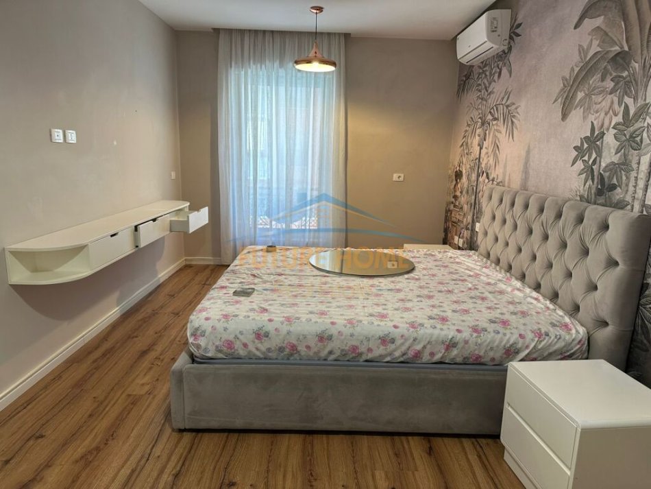 Tirane, jepet me qera apartament 2+1 Kati 2, 108 m² 1.000 € (Komplekesi Deliorgji)