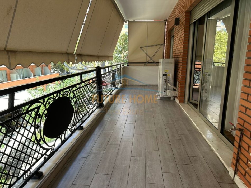 Tirane, jepet me qera apartament 2+1 Kati 2, 108 m² 1.000 € (Komplekesi Deliorgji)