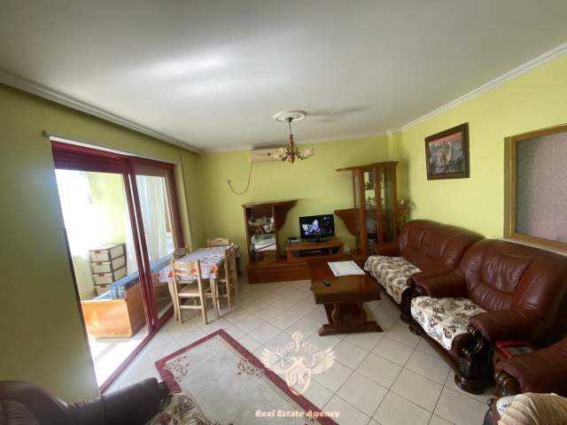 Durres, jepet me qera apartament 2+1+A+BLK Kati 9, 100 m² 400 Euro (vollga)
