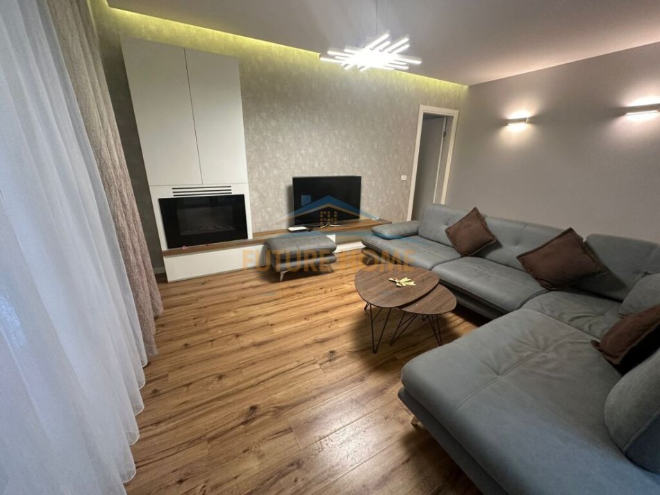 Tirane, jepet me qera apartament 2+1 Kati 2, 108 m² 1.000 € (Komplekesi Deliorgji)