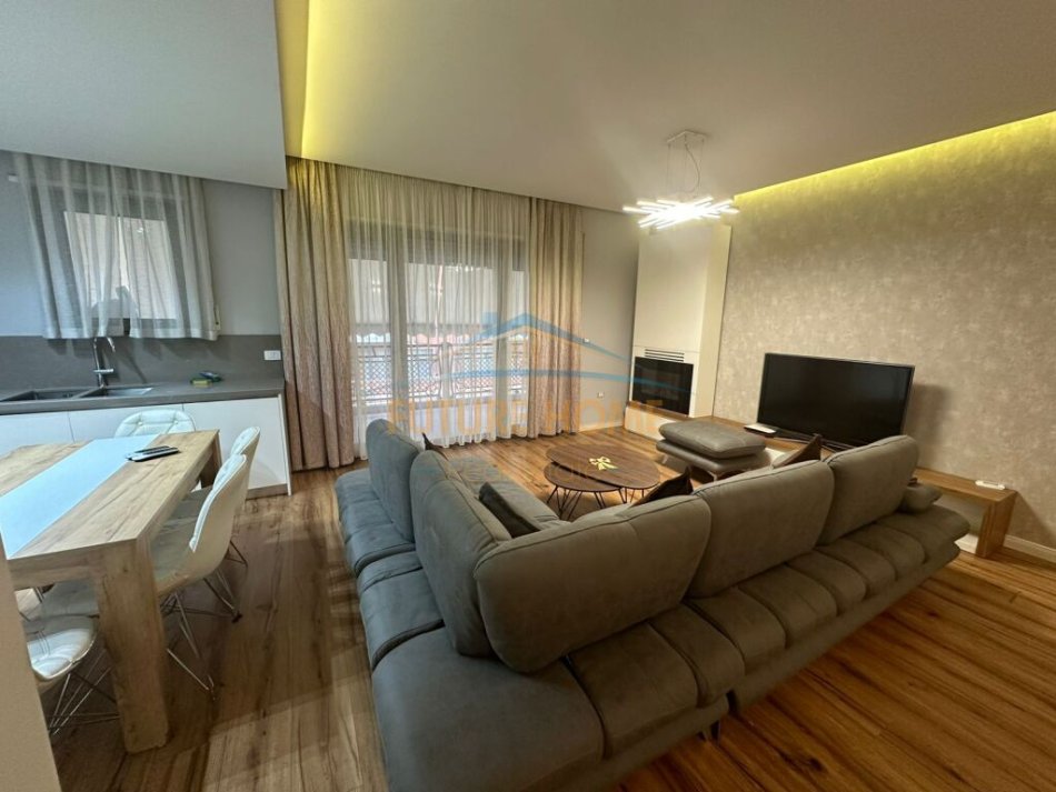 Tirane, jepet me qera apartament 2+1+Ballkon , 109 m² 1.000 € (Kompleksi Deliorgji)