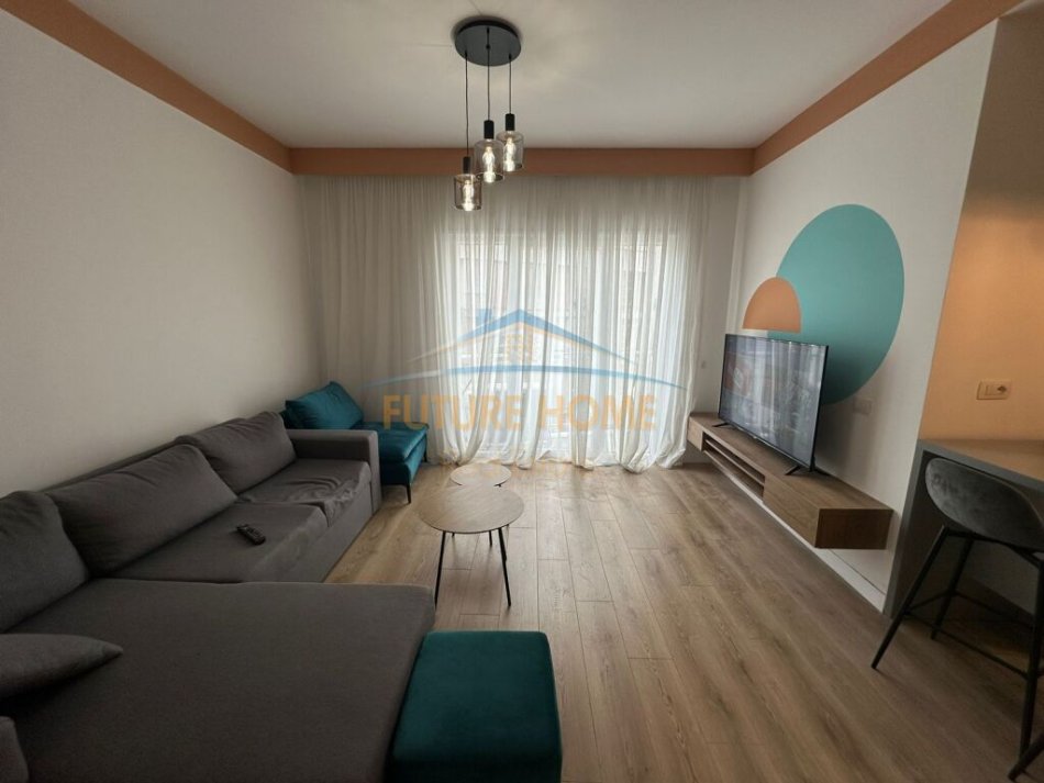 Tirane, jepet me qera apartament 1+1+Ballkon Kati 4, 65 m² 750 € (Rruga e Barrikadave)