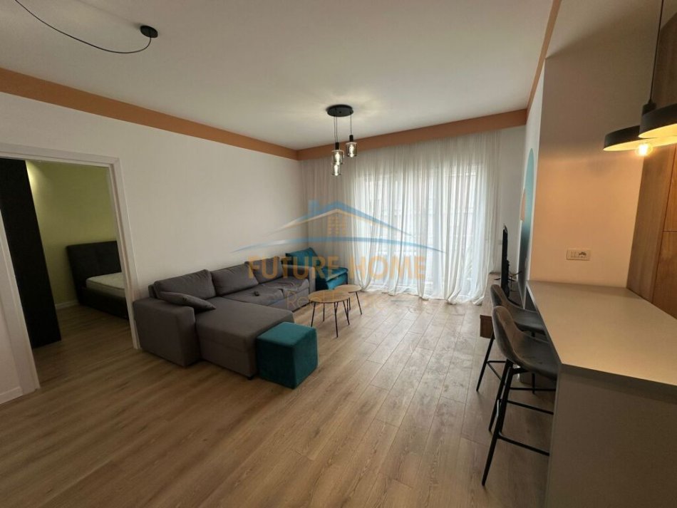 Tirane, jepet me qera apartament 1+1+Ballkon Kati 4, 65 m² 750 € (Rruga e Barrikadave)