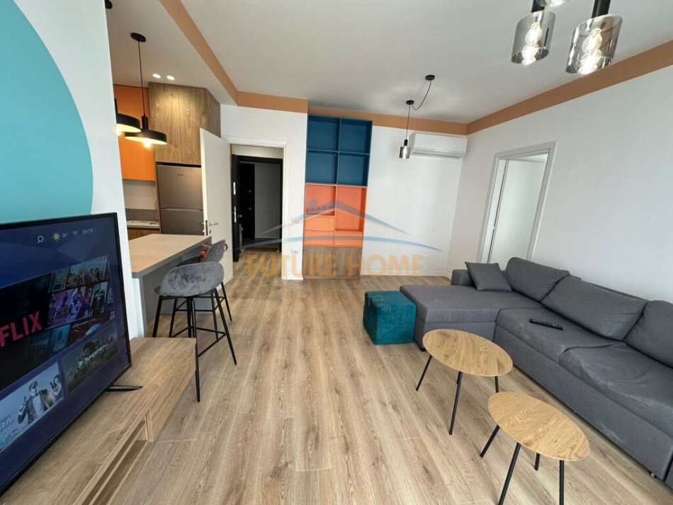 Tirane, jepet me qera apartament 1+1+Ballkon Kati 4, 65 m² 750 € (Rruga e Barrikadave)
