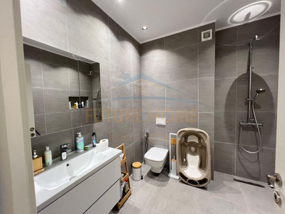 Durres, shitet apartament 2+1 Kati 2, 82 m² 230.000 € (San Pietro, Gjiri i Lalzit)
