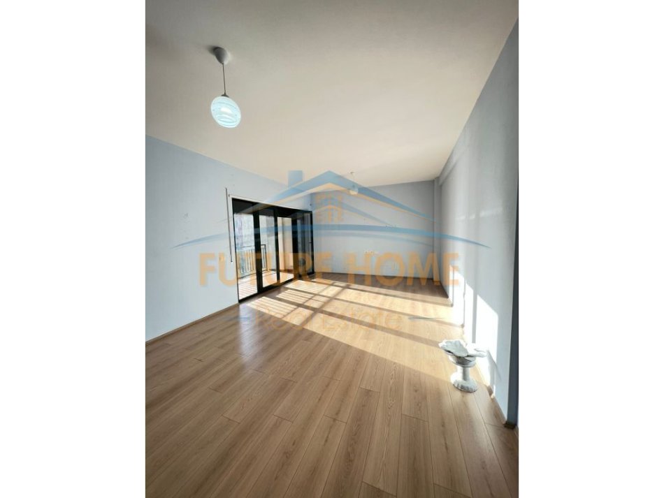Tirane, shitet apartament 2+1+Ballkon Kati 3, 114 m² 170.000 € (Unaza e Re)