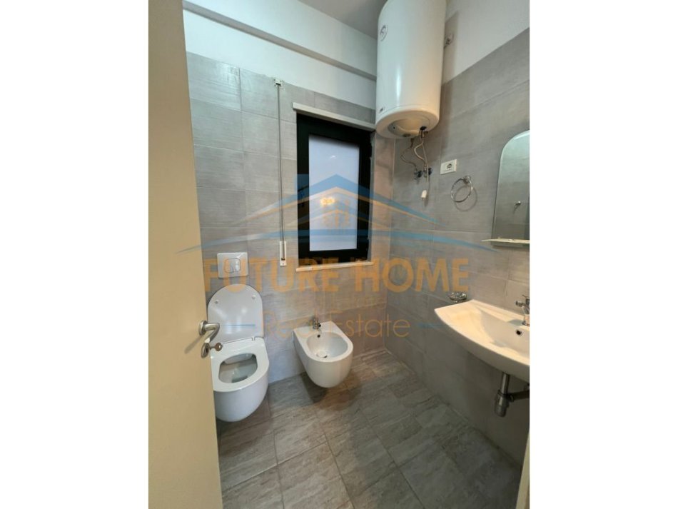 Tirane, shitet apartament 2+1+Ballkon Kati 3, 114 m² 170.000 € (Unaza e Re)