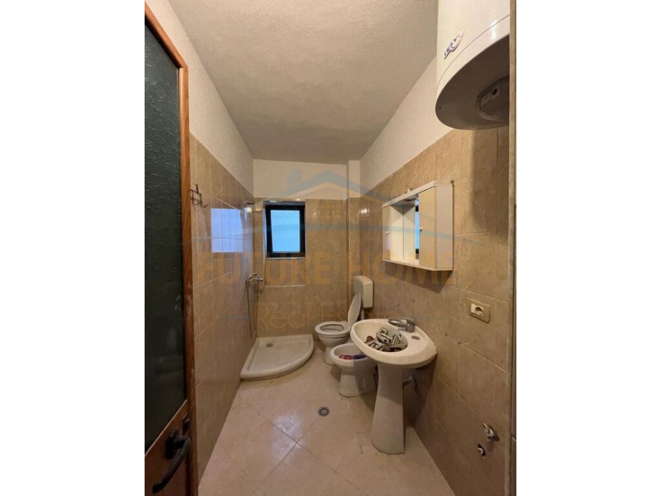 Tirane, shitet apartament 1+1 Kati 4, 56 m² 110.000 € (Ali Demi)