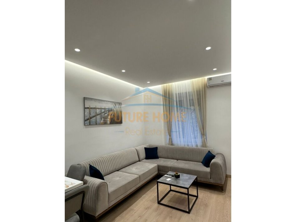 Tirane, jepet me qera apartament 1+1 Kati 2, 40 m² 650 € (Pallatet Agimi,Bllok.)