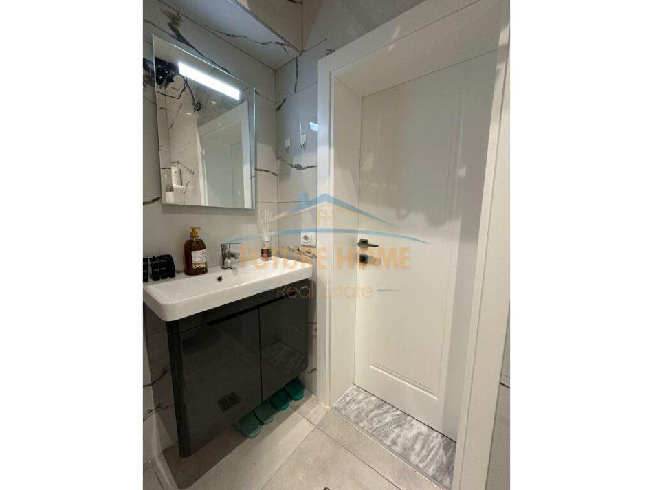 Tirane, jepet me qera apartament 1+1 Kati 2, 40 m² 800 € (Blloku)