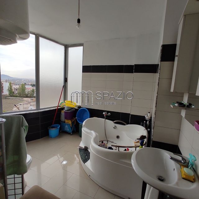 Tirane, shitet apartament 3+1+BLK Kati 6, 162 m² 120.000 Euro (Fresk)
