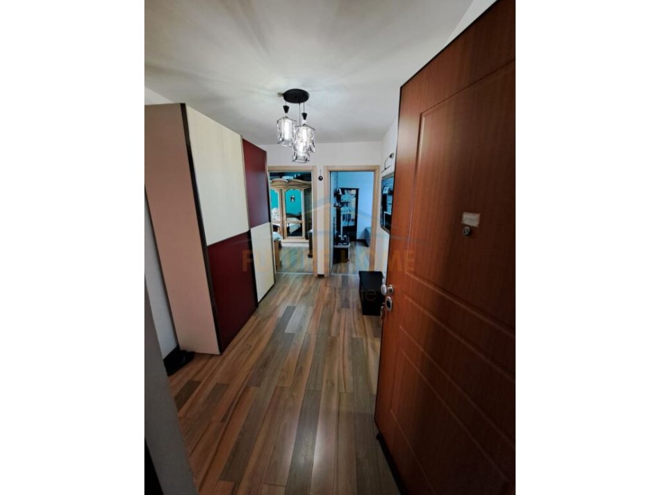Tirane, jepet me qera apartament 3+1+Ballkon Kati 4, 80 m² 900 € (Piramida)