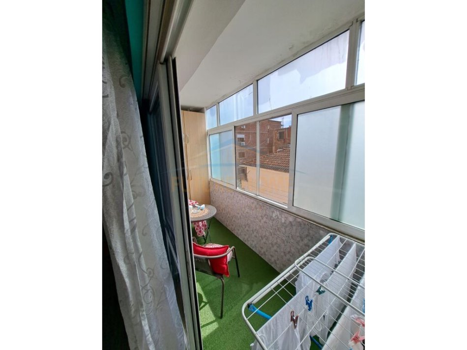Tirane, jepet me qera apartament 3+1+Ballkon Kati 4, 80 m² 900 € (Piramida)
