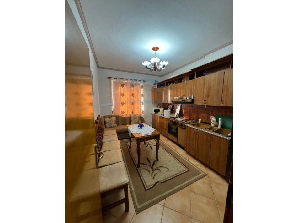 Durres, jepet me qera apartament 2+1 Kati 4, 72 m² 400 € (Qender, Durres)