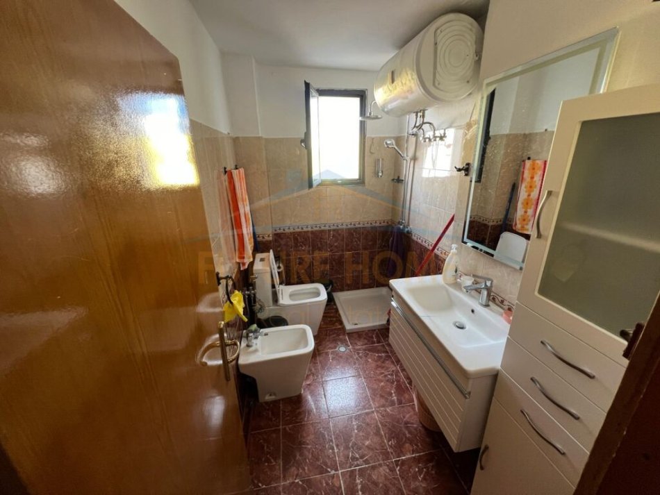 Durres, jepet me qera apartament 2+1 Kati 4, 72 m² 400 € (Qender, Durres)