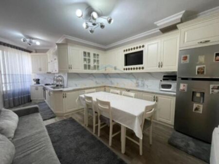 Tirane, jepet me qera apartament 2+1+Ballkon Kati 2, 133 m² 600 € (Vilat e Arabit, Linze, Tirane AREA45254)