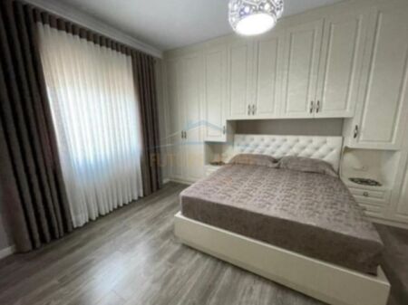 Tirane, jepet me qera apartament 2+1+Ballkon Kati 2, 133 m² 600 € (Vilat e Arabit, Linze, Tirane AREA45254)