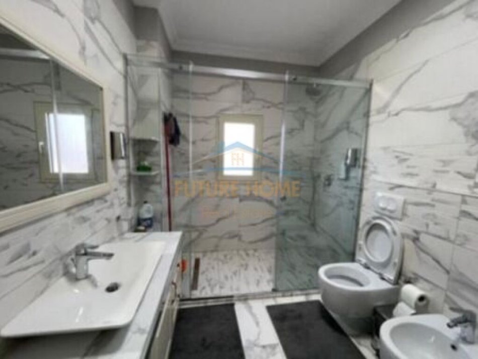 Tirane, jepet me qera apartament 2+1+Ballkon Kati 2, 150 m² 600 € (Vilat e Arabit, Linze, Tirane)