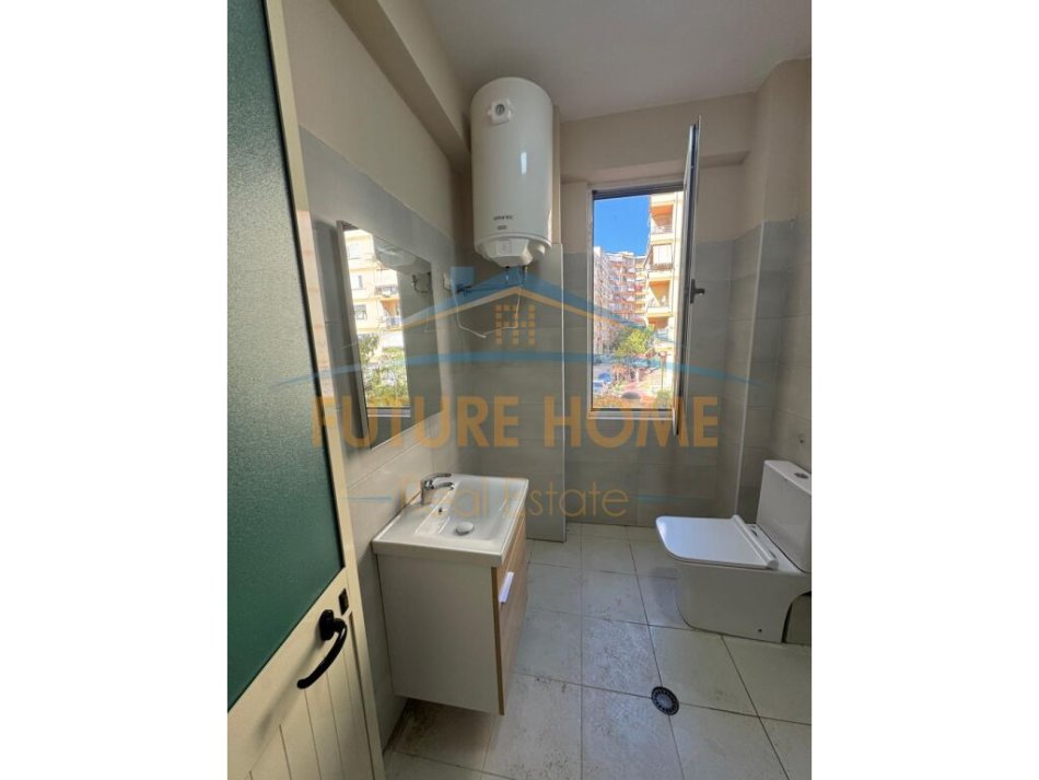 Tirane, shitet apartament 2+1+Ballkon Kati 2, 83 m² 125.000 € (Unaza e Re)