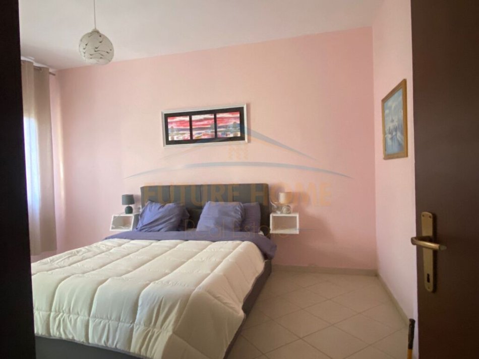 Durres, shitet 1+1 Kati 3, 78 m² 75.000 € (Plazh prane Hotel Palace)