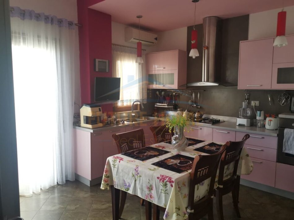 Durres, shitet Vile 3 Katshe Kati 0, 550 m² 550.000 € (Prane UKD , Durres)