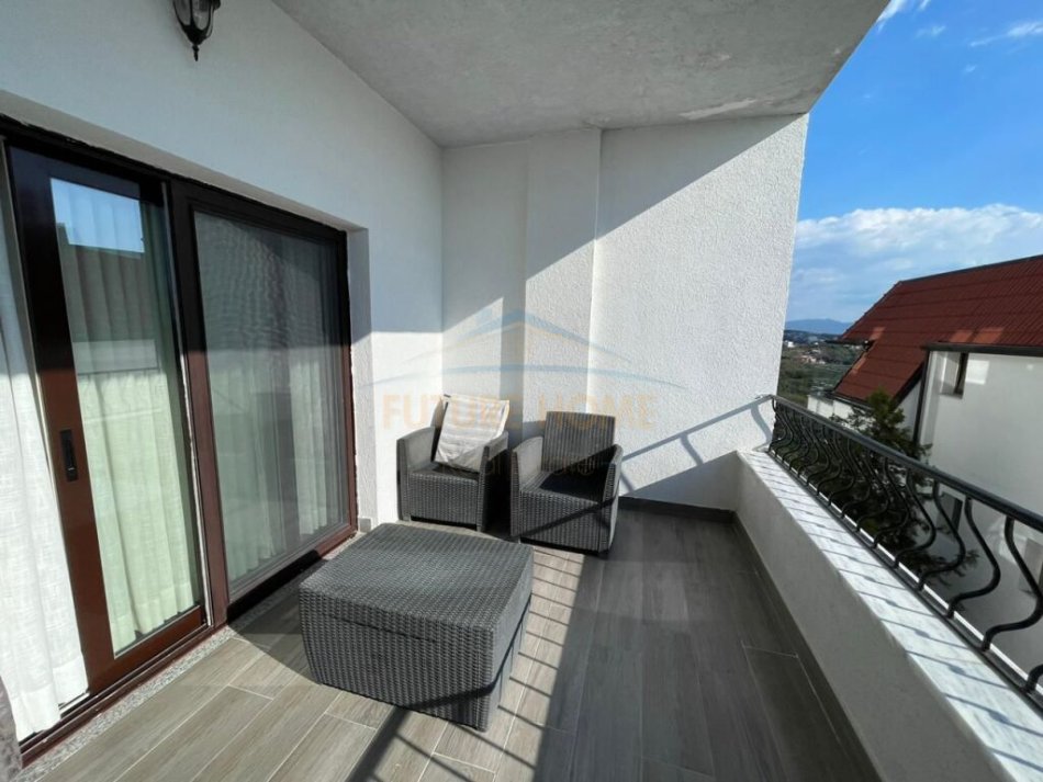 Tirane, jepet me qera apartament 2+1 Kati 2, 150 m² 600 € 