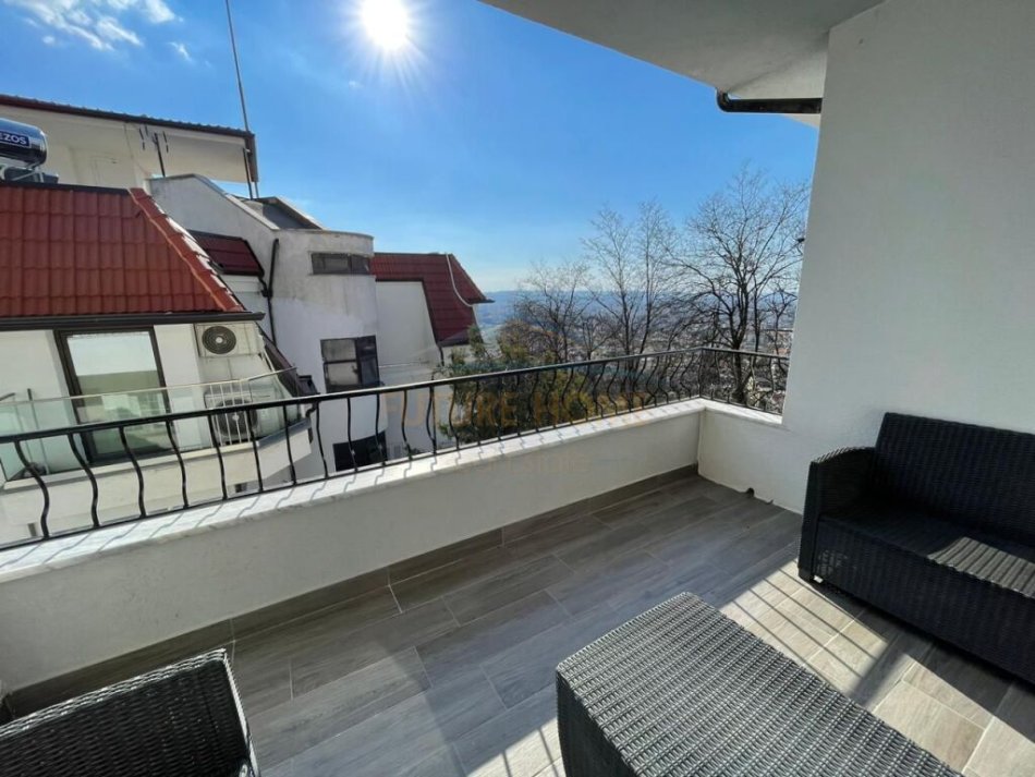 Tirane, jepet me qera apartament 2+1 Kati 2, 150 m² 600 € 