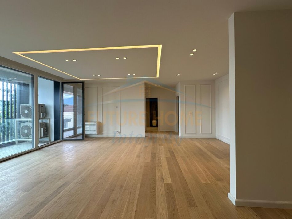 Tirane, jepet me qera apartament 3+1+Aneks+Ballkon Kati 2, 153 m² 1.300 € (Sauk)
