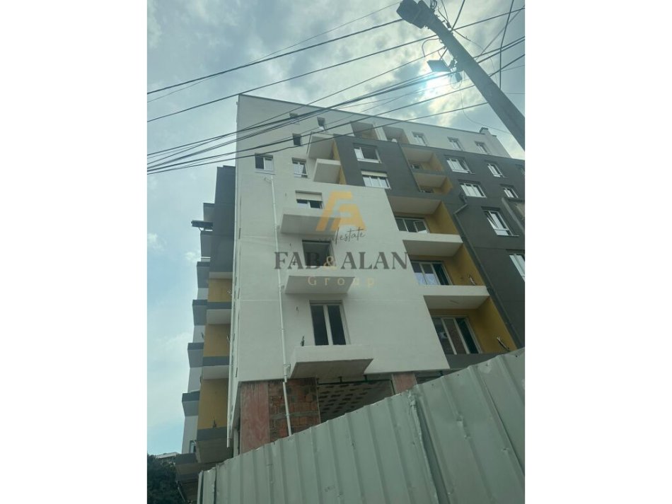 Tirane, shitet apartament 2+1+2 Kati 4, 177 m² 272.000 € (Ali Demi)