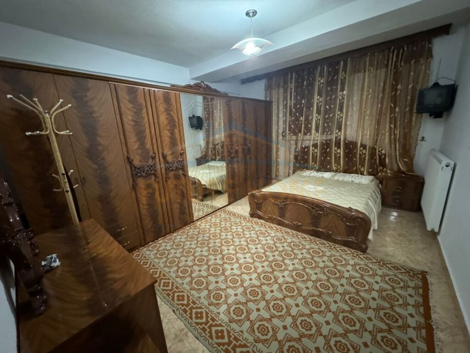 Korce, jepet me qera apartament 1+1 Kati 5, 70 m² 250 € (Lagjia 16)